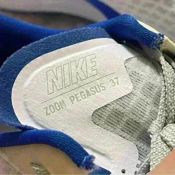 Nike Air Zoom Pegasus 37 Kentucky Wildcats Men's Running Shoes Size 9.5 EUR 43 - Picture 11 of 11